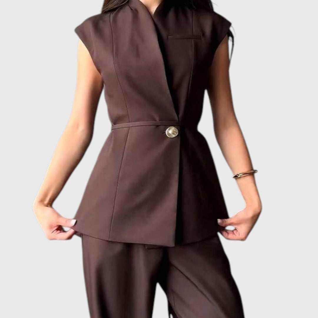 טופ בסגנון אלגנט של יעל