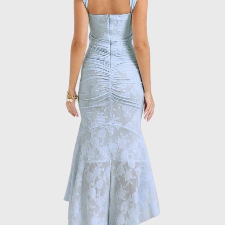 שמלת פרחונית כחולה של רומי