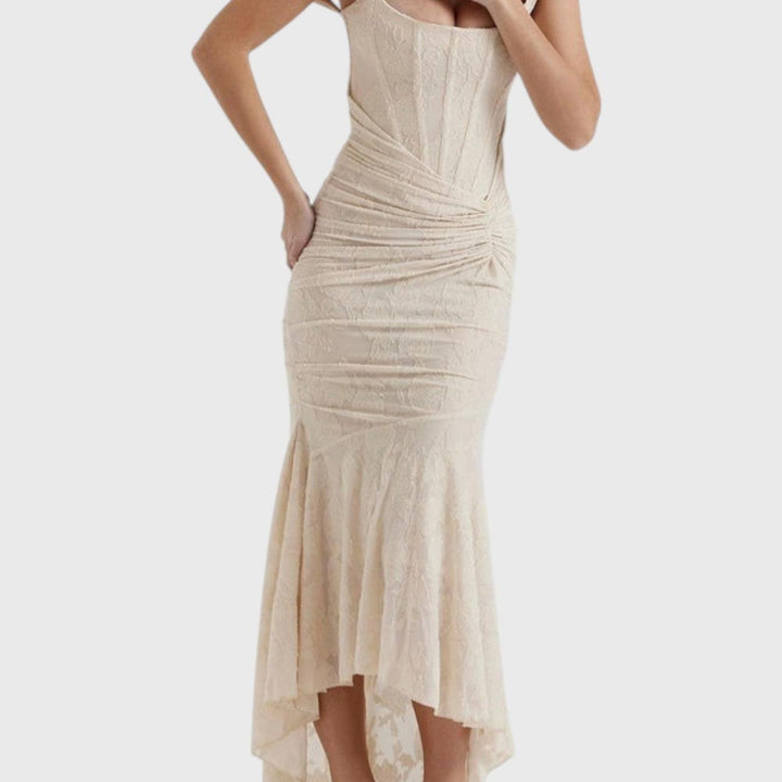 שמלת פרחונית כחולה של רומי