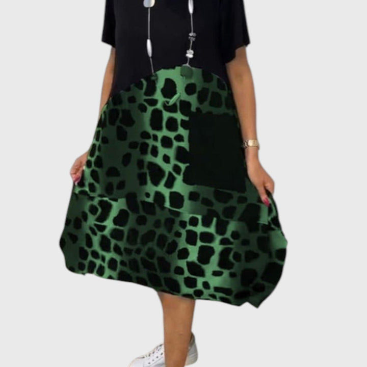 שמלת מידי קלאסית אלגנטית של יערה