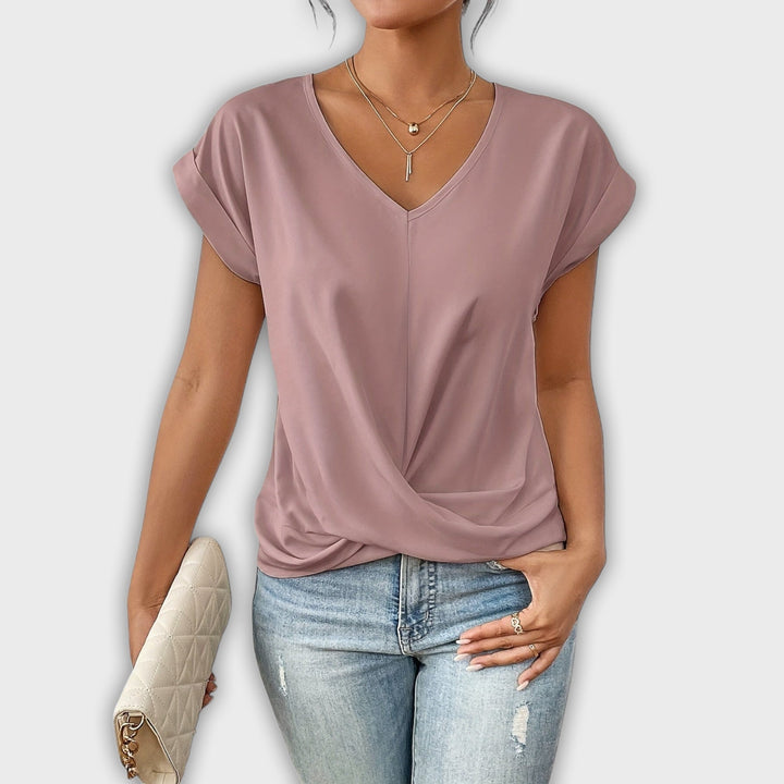 טופ קליל עם מחשוף V והקשר עדין