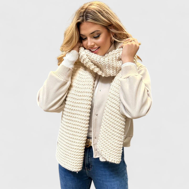 ז'קט בומבר של שירה לכל היום