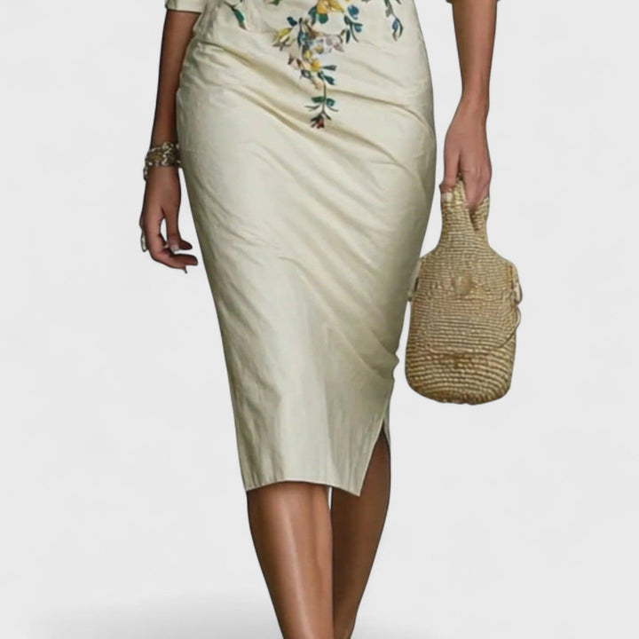 שמלה אלגנטית של שירה