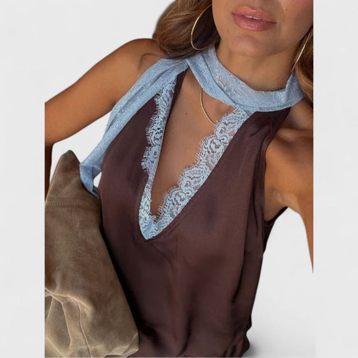 חולצת תחרה חומה-כחולה של אמית