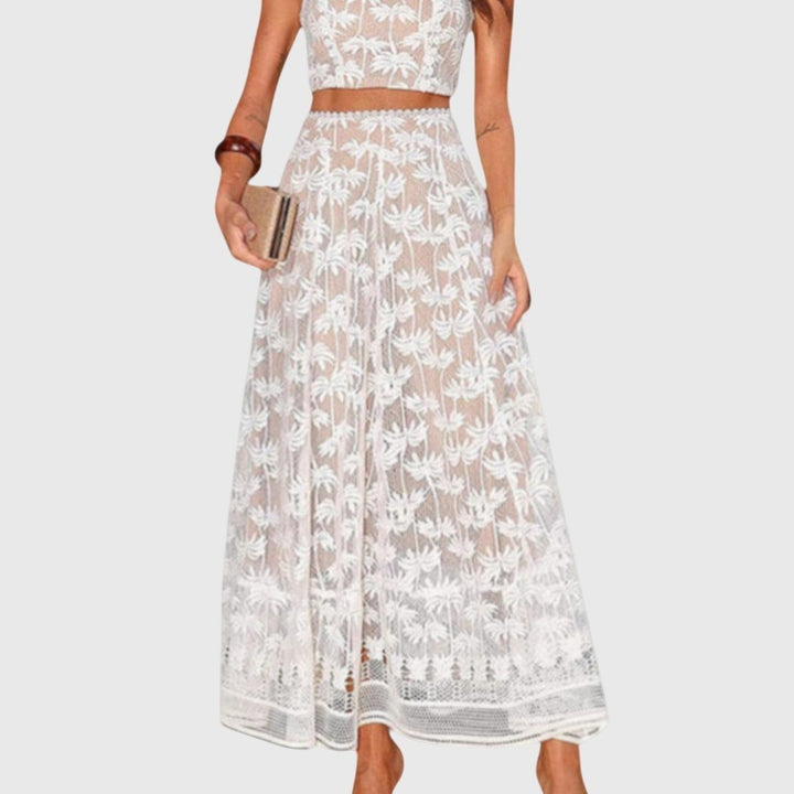 חולצת תחרה של אביב פאלם