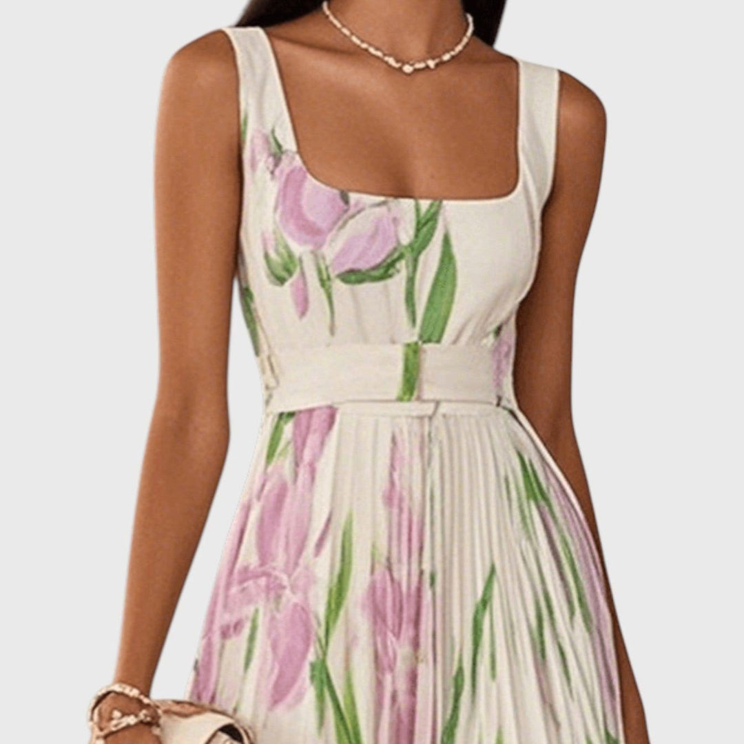 שמלת פרחונית לבנה של יעל