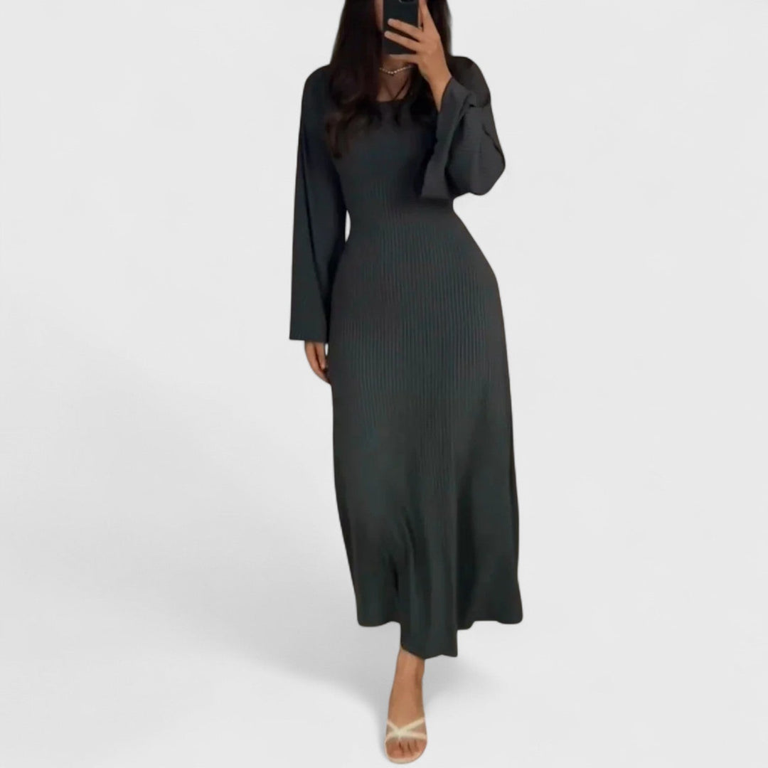 שמלת סרוגה של יארה