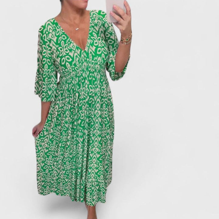 שמלת נויה עם צווארון וי מודפס